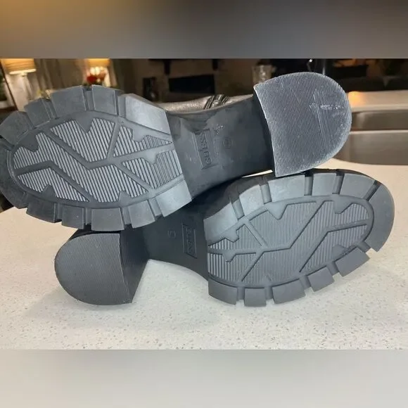 GUESS Black Chunky Lug Sole Side Zip Ankle Boots Size 9M EUC - Picture 10 of 12